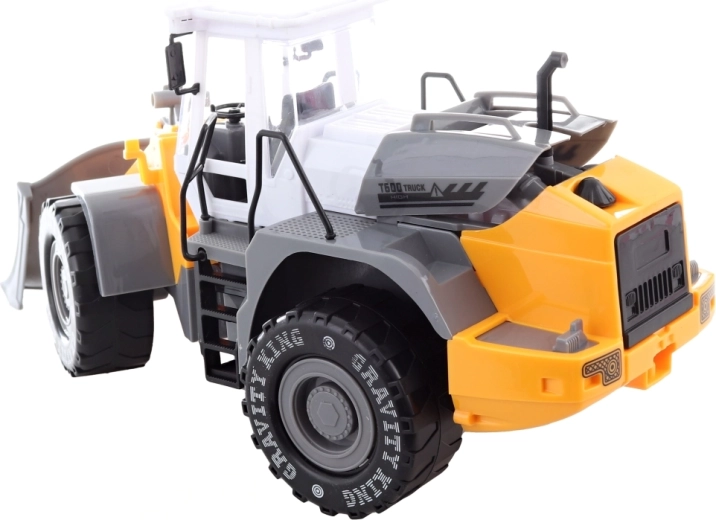 Movable front bucket