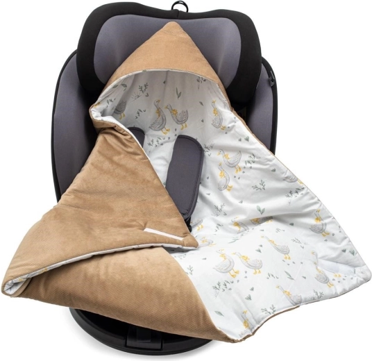 Compatible with 5-point harnesses