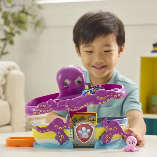 Action octopus with movable tentacles