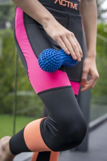 Massaggio profondo di cosce e schiena