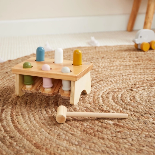 Zabaven mehanizem nasprotnega gibanja