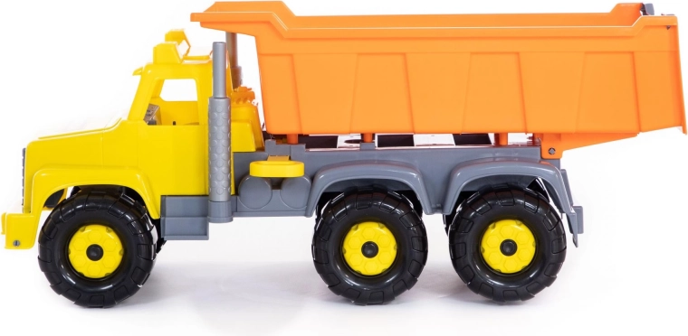 Tilting cab with access to the “engine”