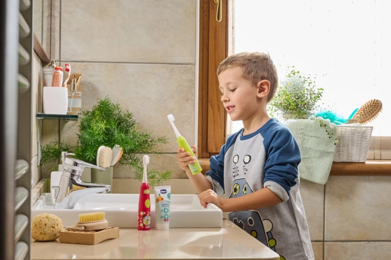 Kompakt børstehoved og legefuldt design