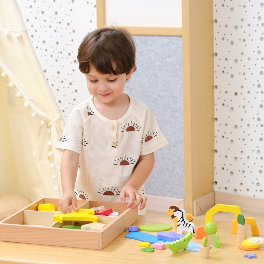 Pratica scatola di legno con scomparti