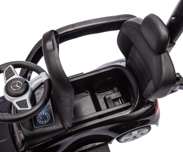 Úložný prostor pod sedadlem