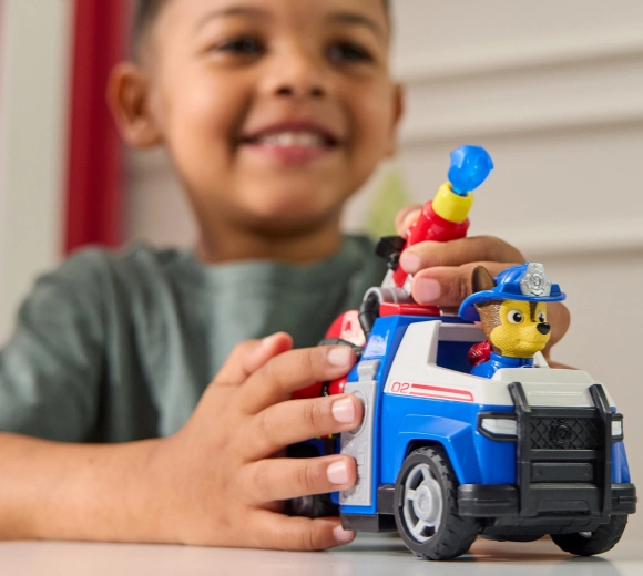 Igralne dogodivščine s figurico CHASE