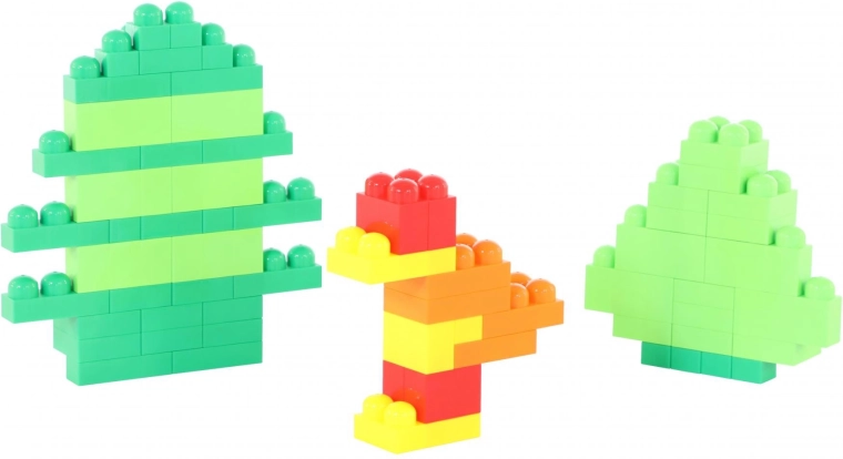 Costruzioni creative con alberi e animaletti