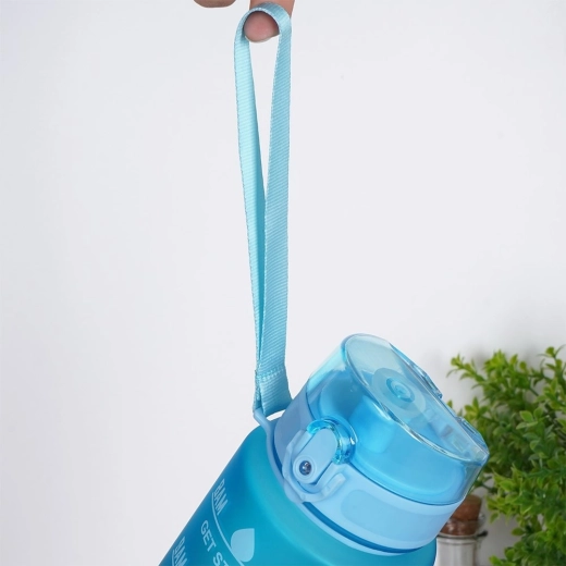 Tesni pokrovček na preklop in ustnik na en pritisk