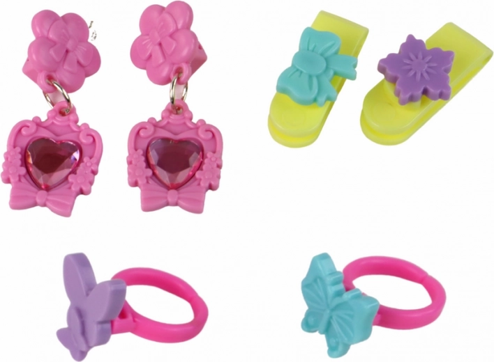 Doplňky na nehty a šperky pro úplný look