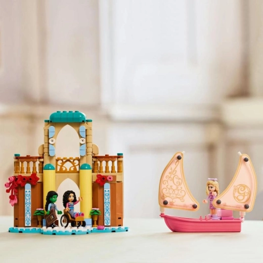 Dvonadstropna univerza Shiz, polna podrobnosti