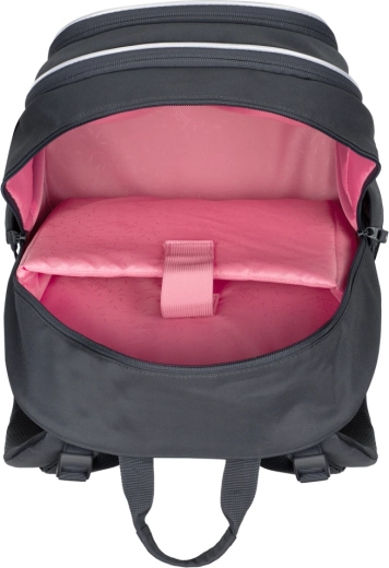 Organisation bien pensée en trois compartiments