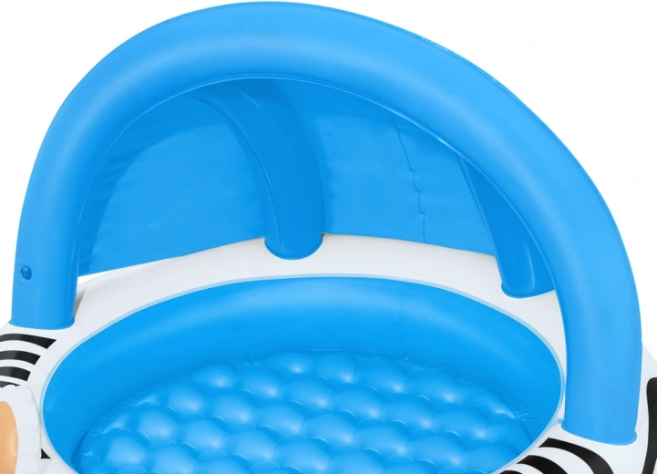 Stín a pohodlí díky integrované stříšce