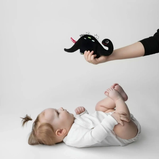 Crinkly effect for soothing and discovery