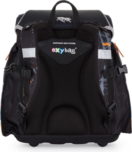 Ergonomic back panel and comfortable carry