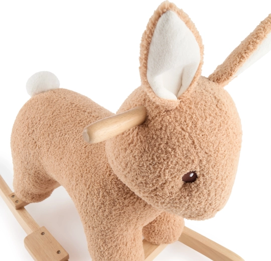 Biztos tartás a fogantyúknak és a lábtartóknak köszönhetően