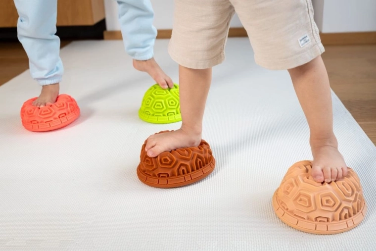 Allenamento dell’equilibrio divertente per bambini e adulti