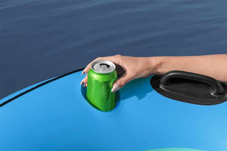 Everything at hand with 2 cup holders