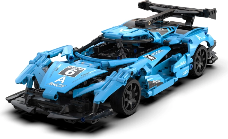 Realistic details and LED lights