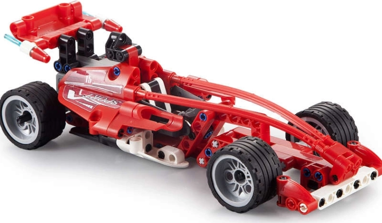 Realistic racing details