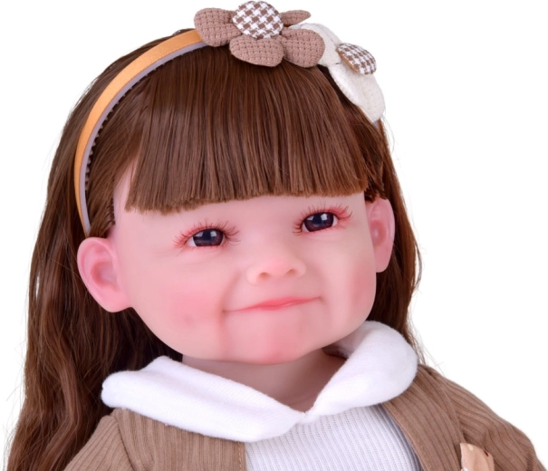 Aspetto realistico e dolce sorriso