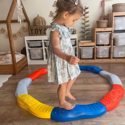 Versatile assembly – circle, wave, and custom routes