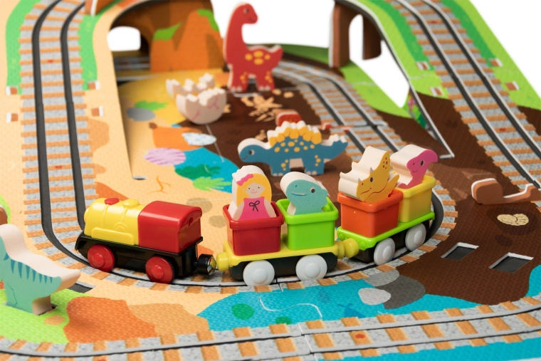 Battery-powered locomotive with carriages