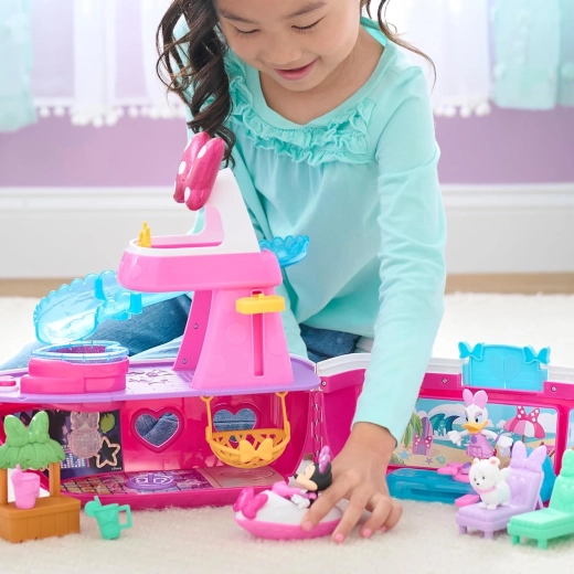 MINNIE, DAISY figures and magical color-change