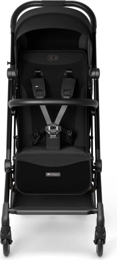 Protezione UPF 50+ e cinture magnetiche a 5 punti