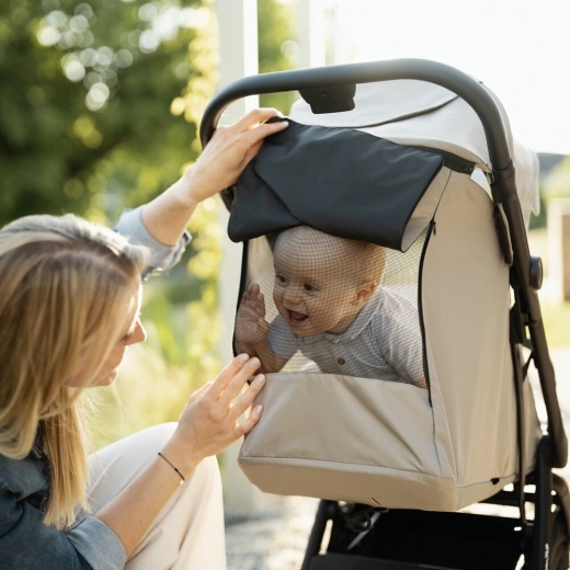 Canopée UPF 50+ et visibilité à tout moment