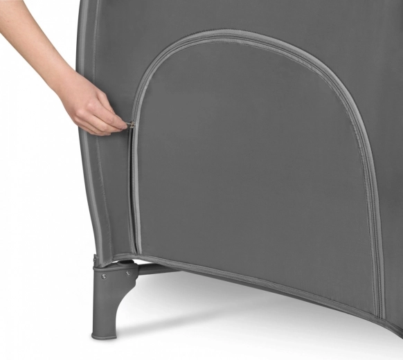 Prodyšné síťované boky a boční vstup na zip