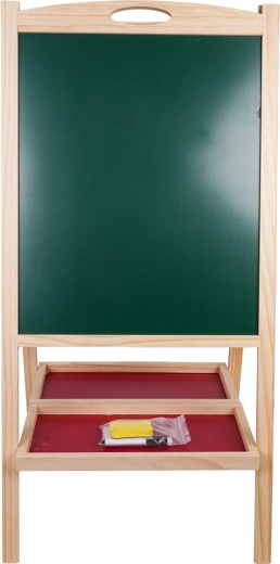 Tidy space thanks to a roomy shelf