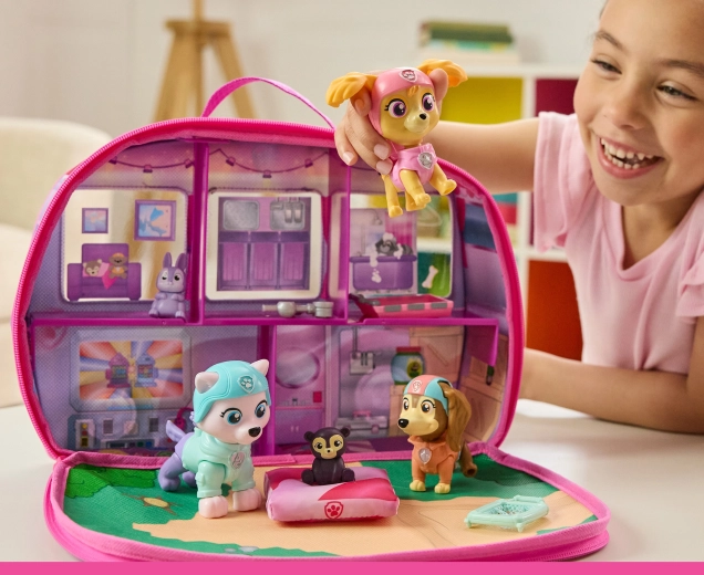 Hero figures with bobble heads