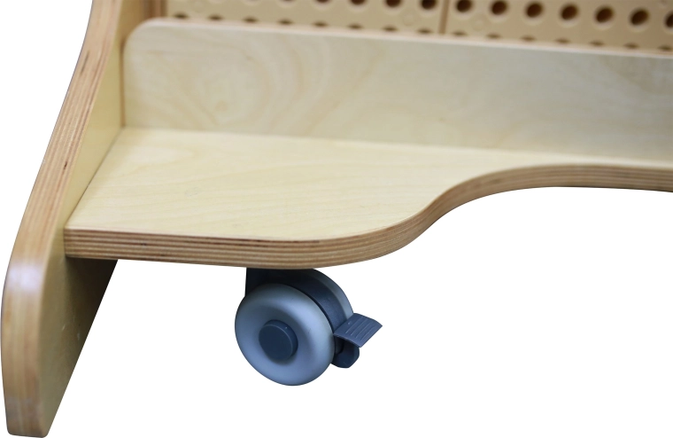 Mobile frame on castors with brakes