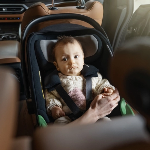 Comfort dalla nascita grazie all’inserto e alla cintura a 5 punti