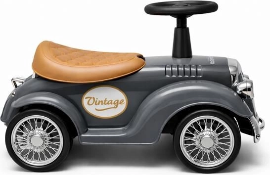 Pratico vano portaoggetti sotto il sedile