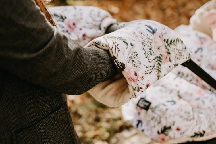 Snadné připnutí na rukojeť kočárku