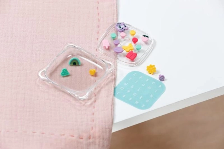 Creative snap-on decorations