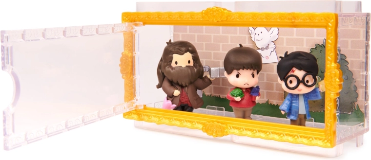 Stylish display case for presentation and protection