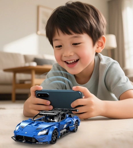 Dual control: 2.4 GHz controller and app