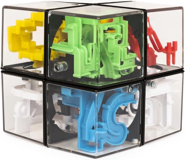 Průhledné díly s barevnými trasami