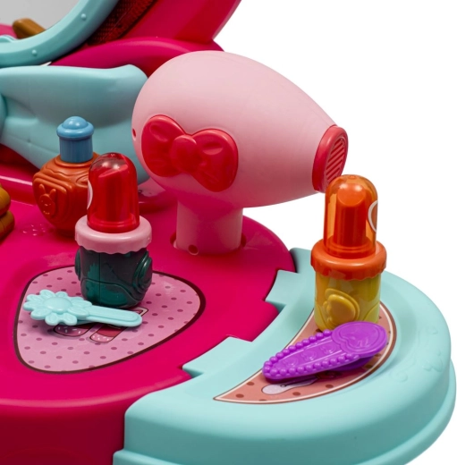 Pratico cassetto e scomparti ordinati