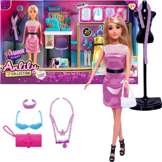 Stilista di moda con macchina da cucire e 25 accessori