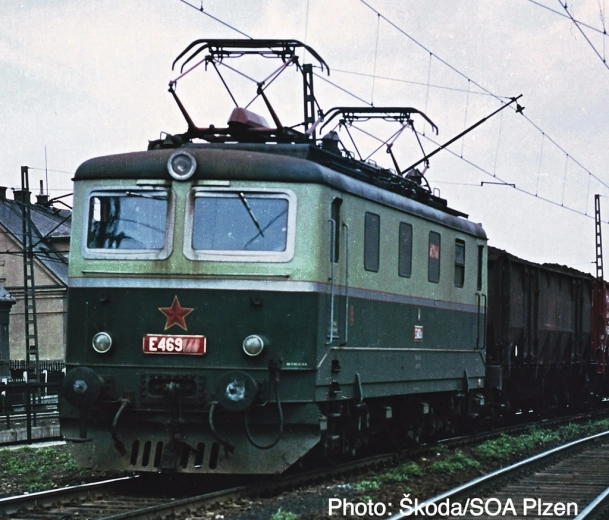 Roco electric locomotive ČSD E 469.1 digital with sound H0