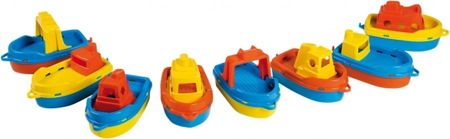 Barchetta di plastica per l'acqua