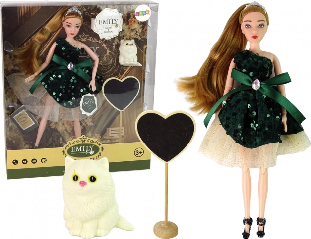 Bambola Emily con gattino bianco e cuore in legno