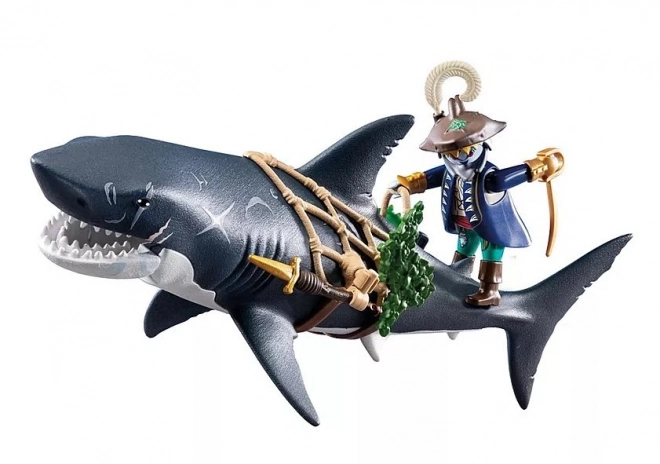 Giant Shark with Pirate Set