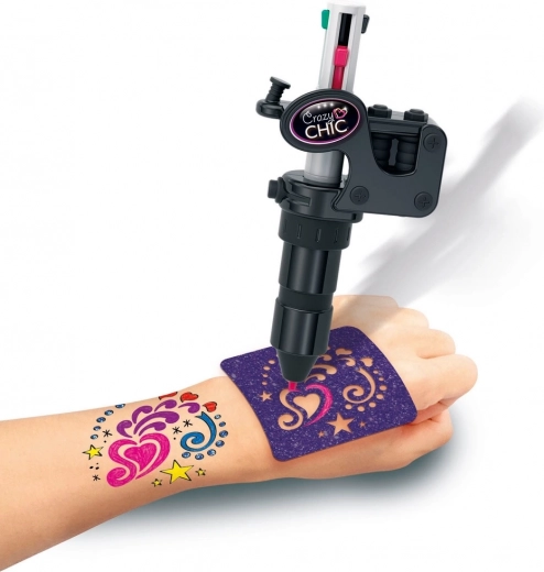 Disegno e aerografia tramite stencil