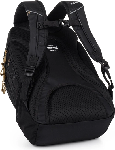 Ergonomic and comfortable wearing