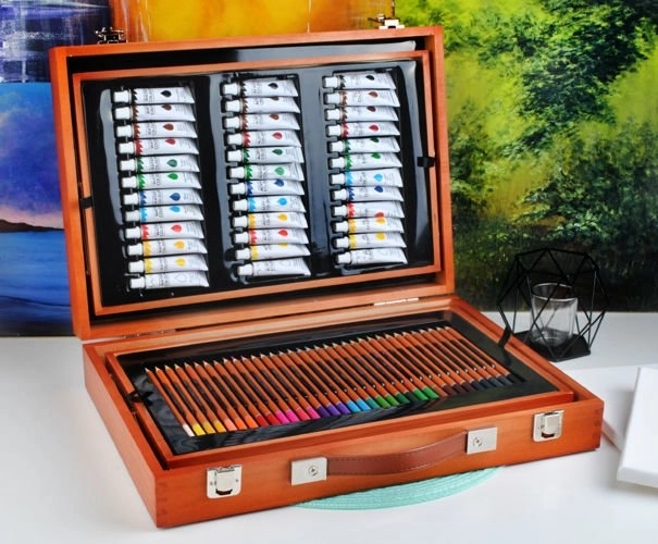 Comprehensive Painting Set in a Wooden Case