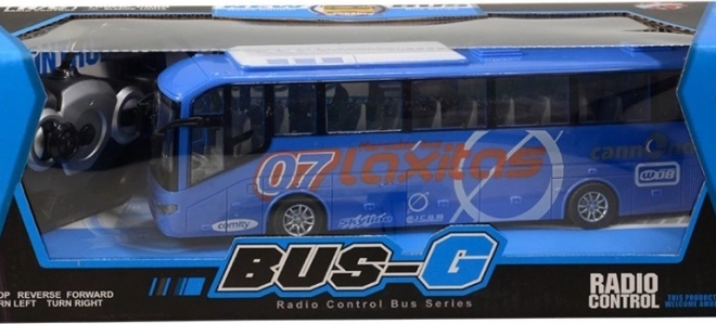 Autobus na zdalne sterowanie ze światłami